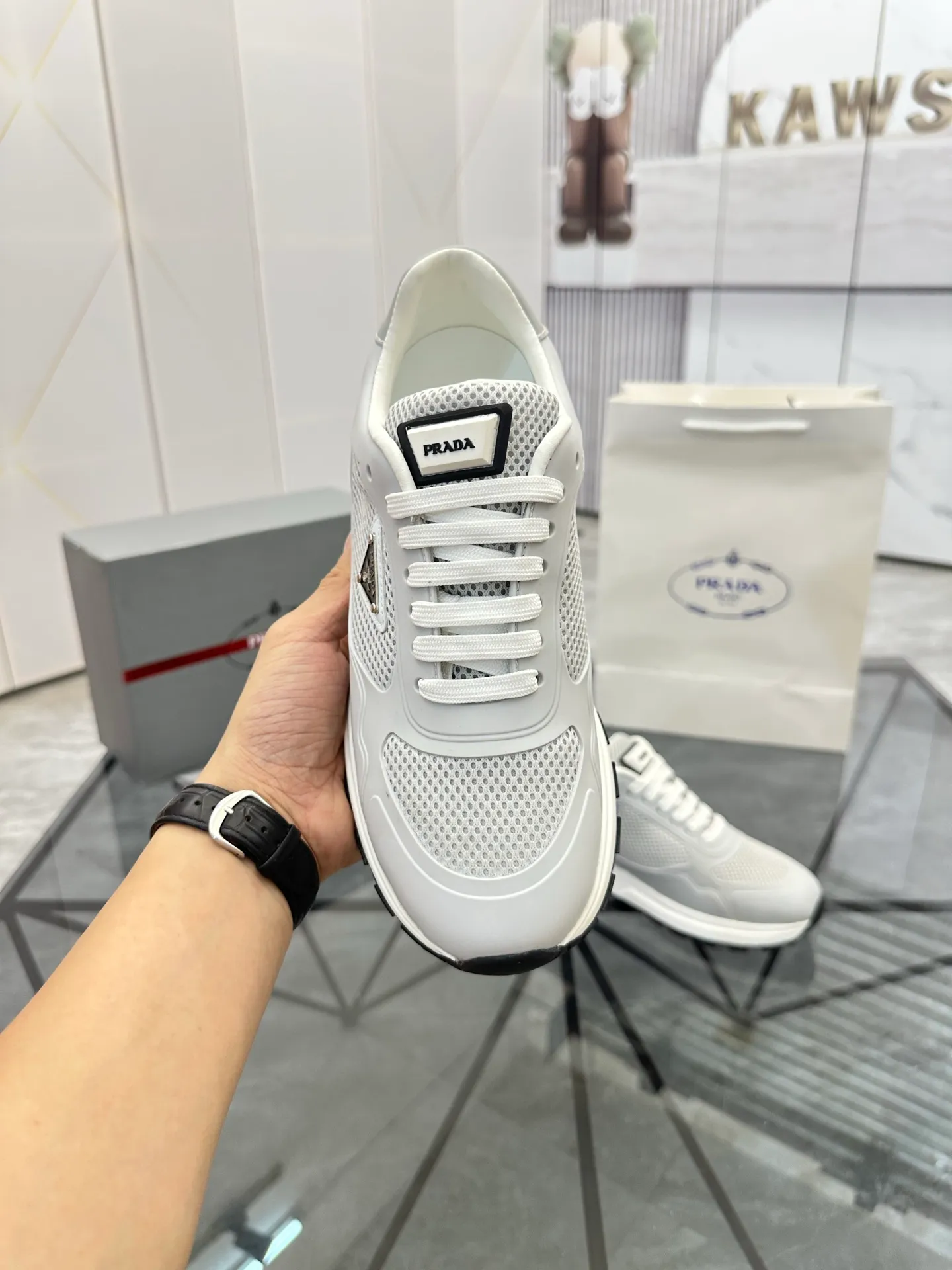 Men's shoes for sale 💰: 💰P600¥ High-end top quality Product trademark: Prada *"Prada*" low-top casual shoes Regular size: 38-45 (can be customized to 46) Product materials: Upper imported glue splicing original material, breathable lining, cowhide foot pads, original outsole. Number: 832